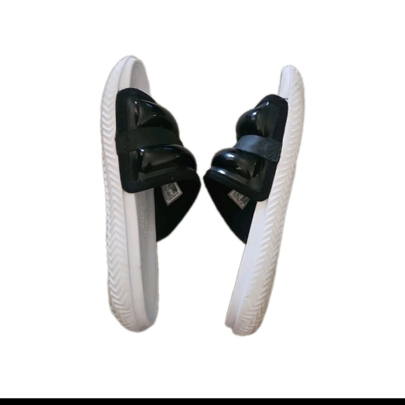 Jordan Mens Super Play Slide 'Black University Red' 13 - Picture 8 of 12